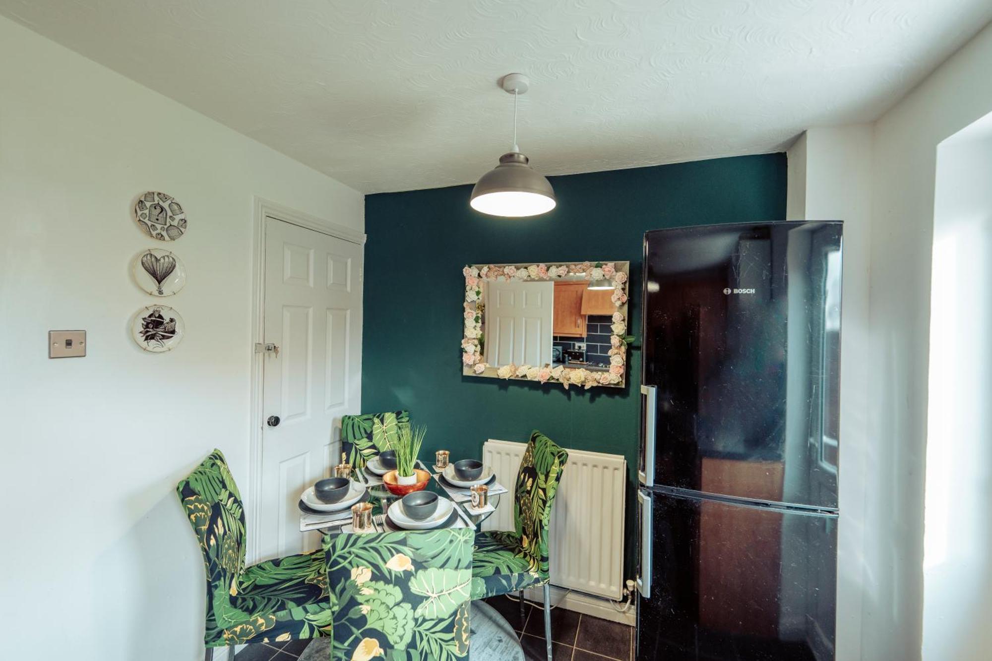 2 Bedroom Peaceful Home, Colchester Mile End Екстер'єр фото